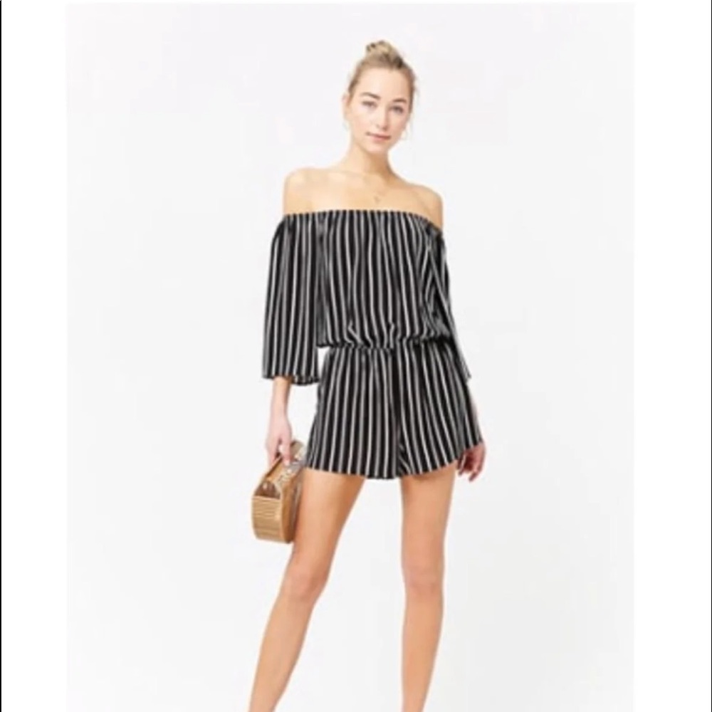 Forever 21 Short romper size M